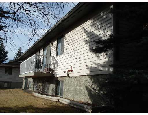 Great location! 3 Bdrms Townhouse in Dalhousie, close to U of C!