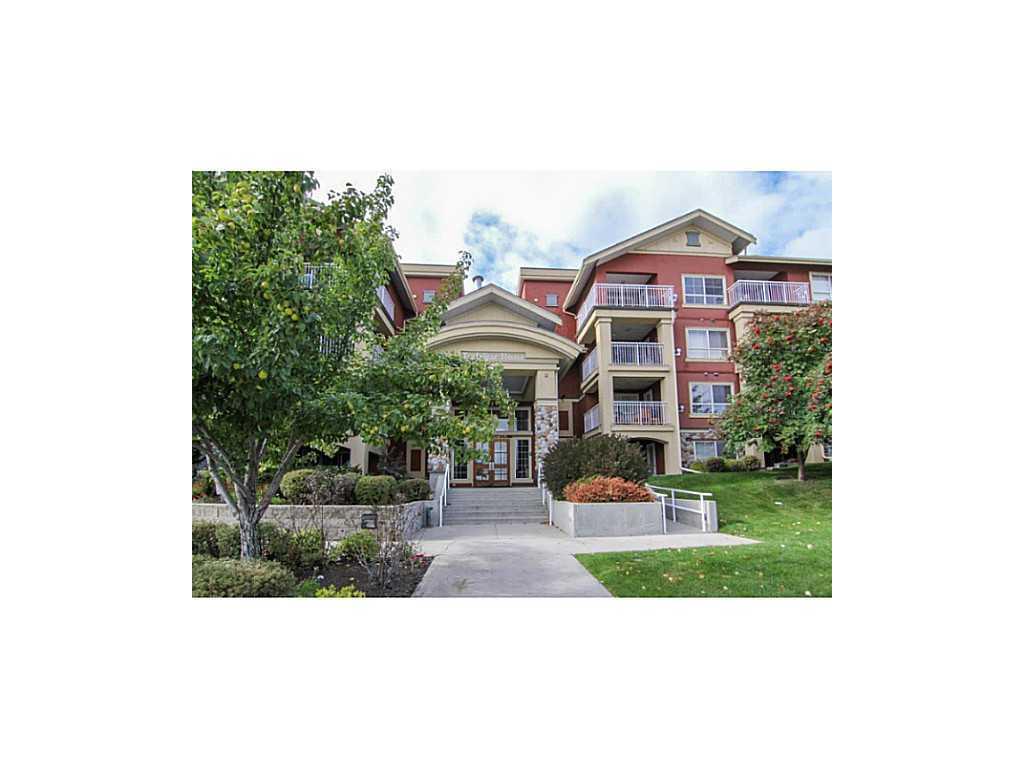 OVER 1000 SQFT 2 BDRMS APARTMENT LOCATED NEXT TO MOUNT ROYAL!
