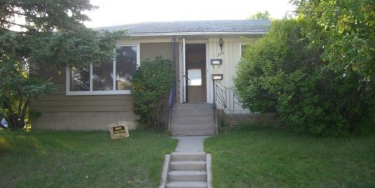 NEWLY RENOVATED! 3 BDRMS BUNGALOW MAINFLOOR FOR RENT IN BANFF TRIAL