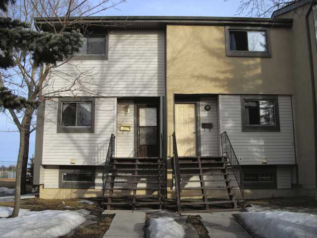 2 BDRMS 1 FULL BATH GREAT TOWNHOUSE IN RUNDLE!