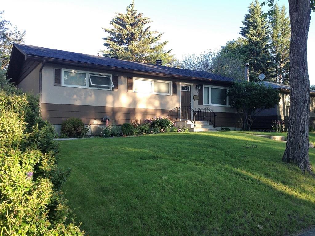 3 Bedrooms up, 2 room lower with double garage, Single home in Spruce Cliff!
