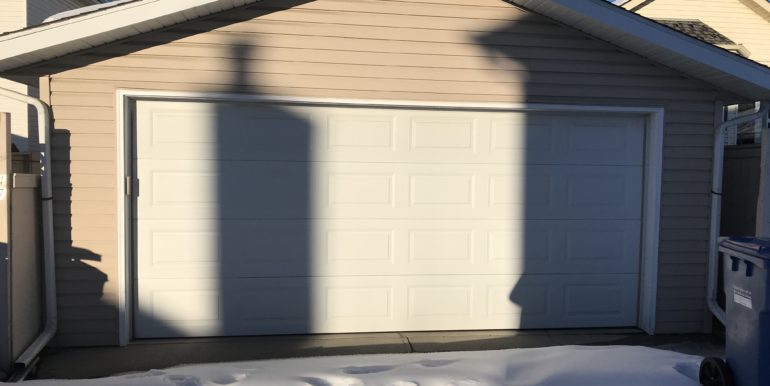 16-double-detached-garage