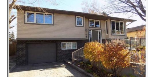 Upgraded Bi Level with over 1800 sq ft of living space in Brentwood!