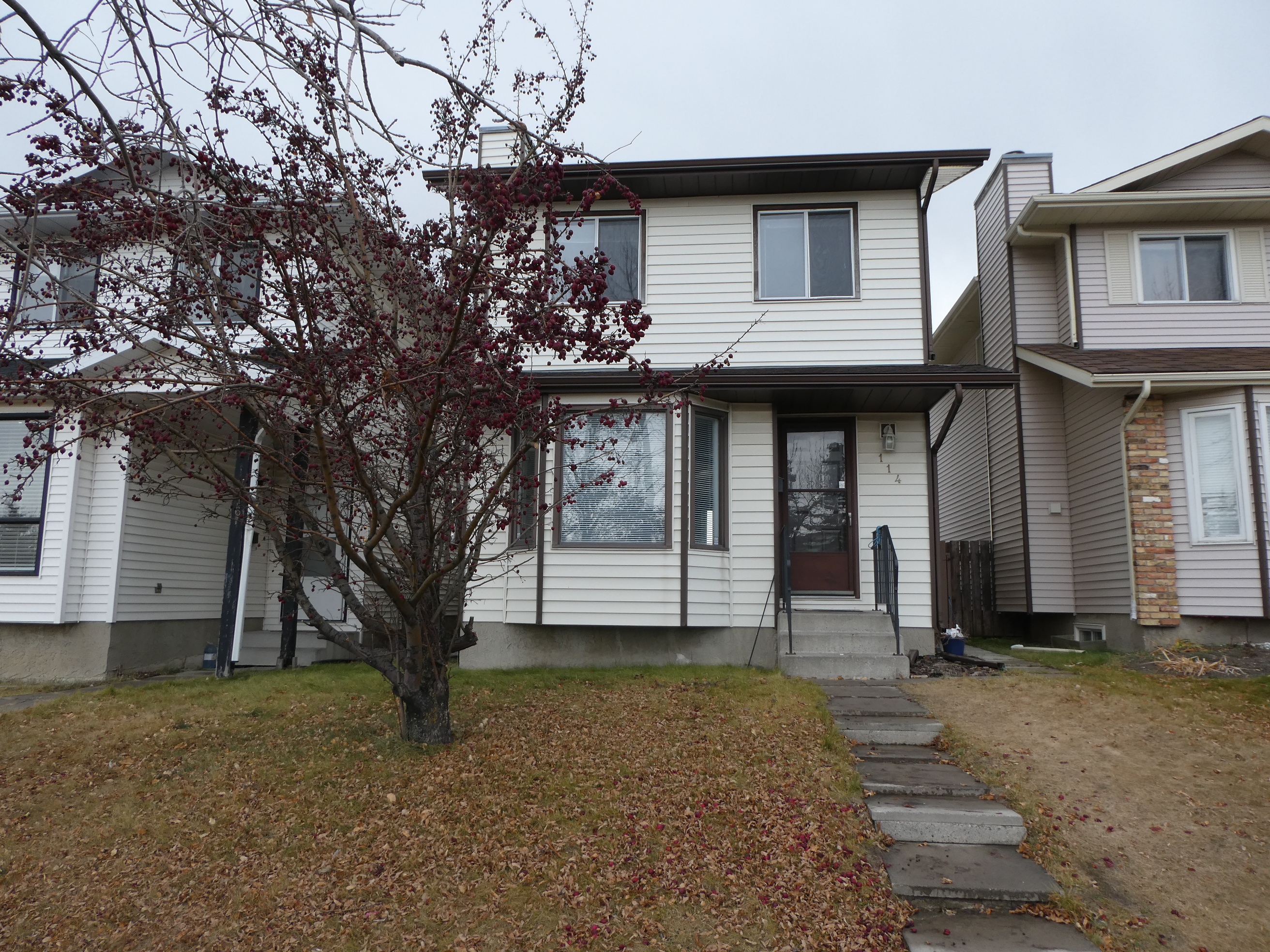 Newly renovated 2 storey single family home located in Edgemont.