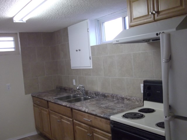 Renovated,well maintained 3 bdrms 1 bath lower in Banff Trial!