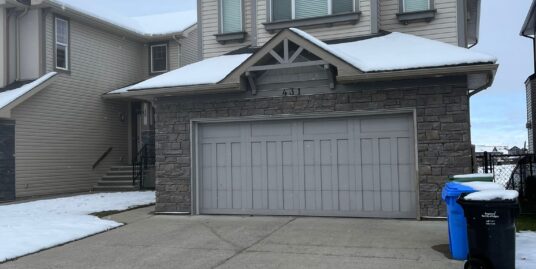 Just like over 3000 sqft of spacious 2 storey home in Panorama Hills!