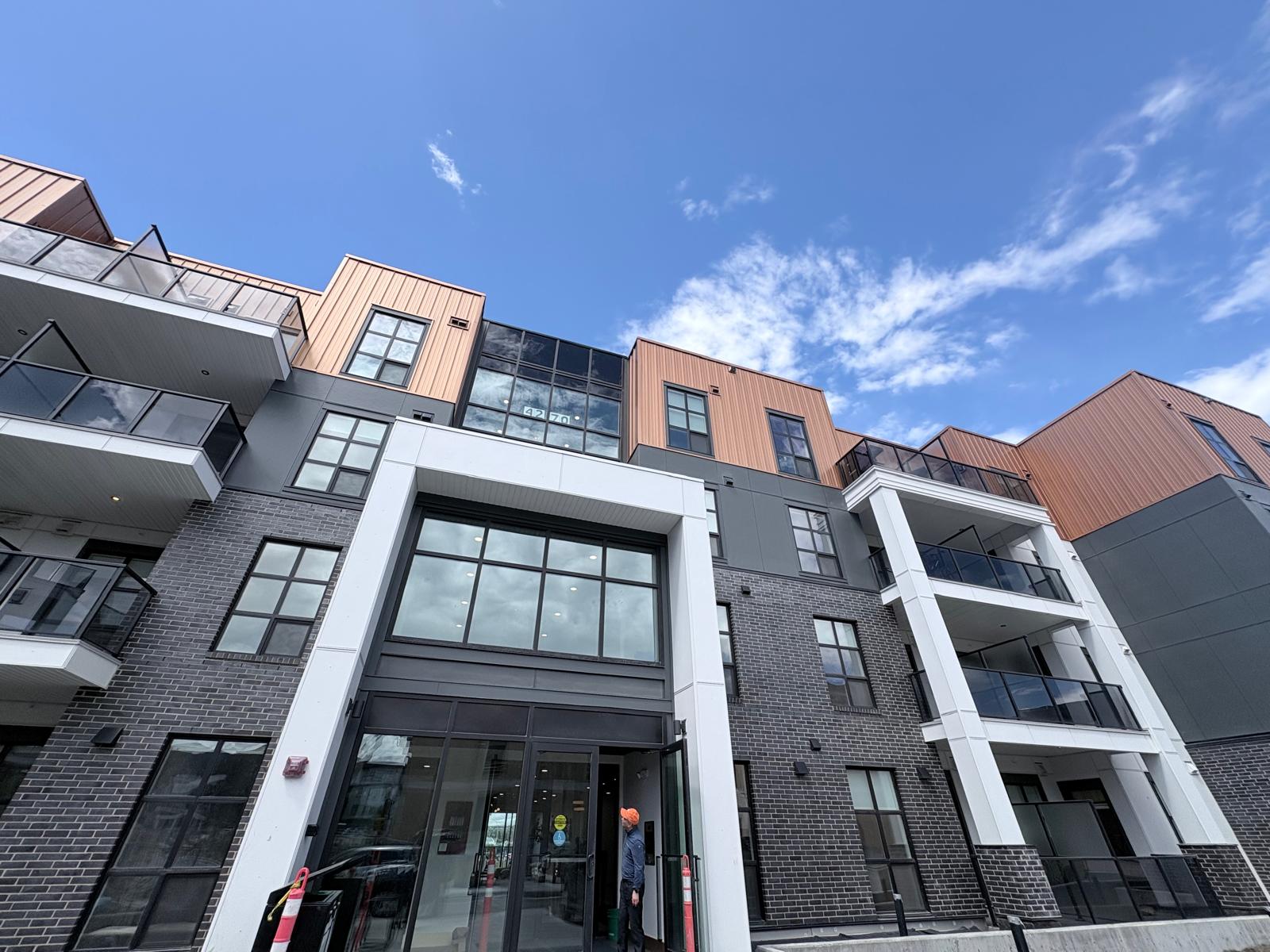 BRAND NEW! 1 Bedroom + Den Condo Unit in University District