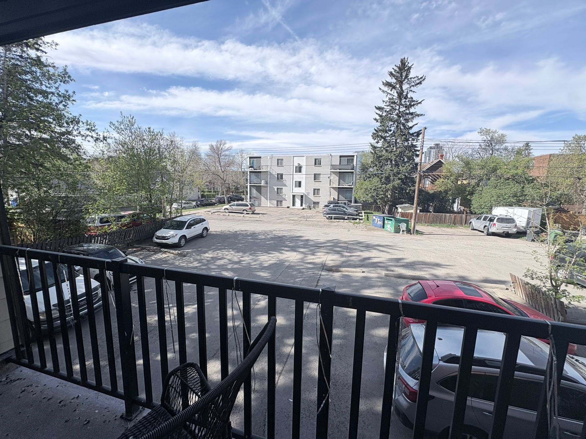 Well Maintained 1 Bedroom Condo in Sunalta Downtown!