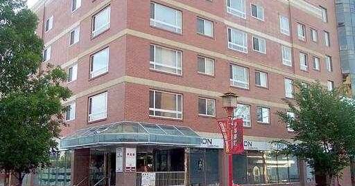 Very nice 1 bdrm + 1 den apartment in China Town!
